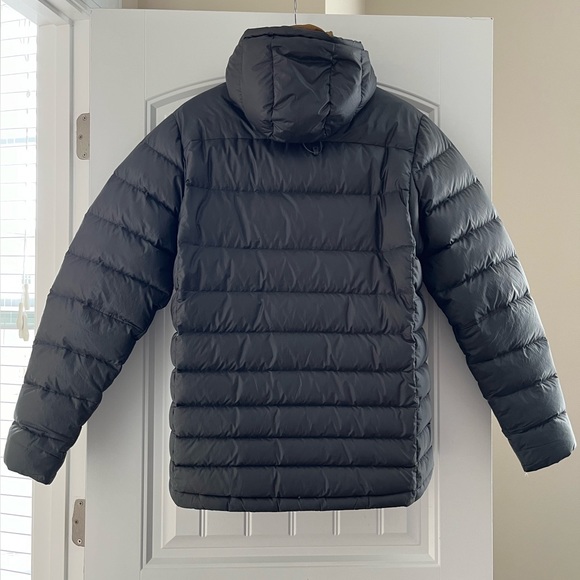Patagonia - Men's Hooded Down Jacket - Picture 2 of 4